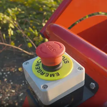 Bluebird SHL 1000 - Tendeuse à bûches et à branches à essence