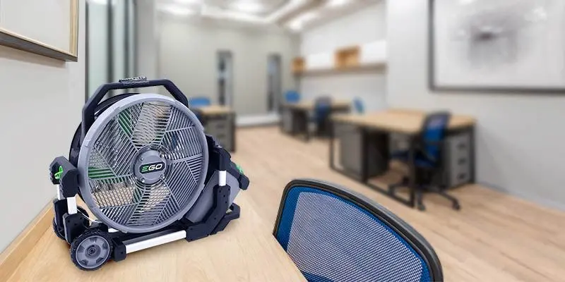 J'utilise le ventilateur brumisateur EGO FN1800E pour refroidir des pièces jusqu'à 50 m².