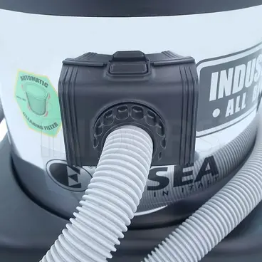 détail de raccordement de tuyau Elsea Altai BL110ES - Aspirateur en acier inoxydable 23 L pour outils électriques