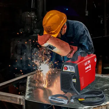 Utilisation du Helvi PLASMA PC 33 - Découpe plasma avec inverseur monophasé