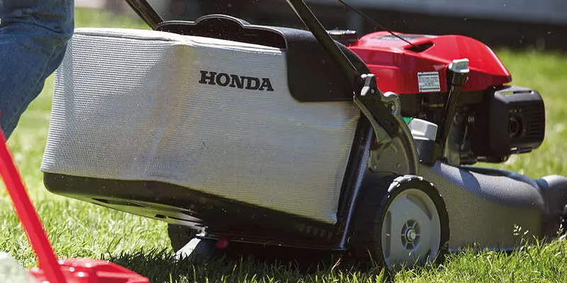 Tondeuse à gazon à essence Honda HRG466C1SKEH avec sac de ramassage