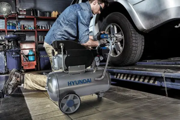 Compresseur d'air Hyundai 65650 - 24 L
