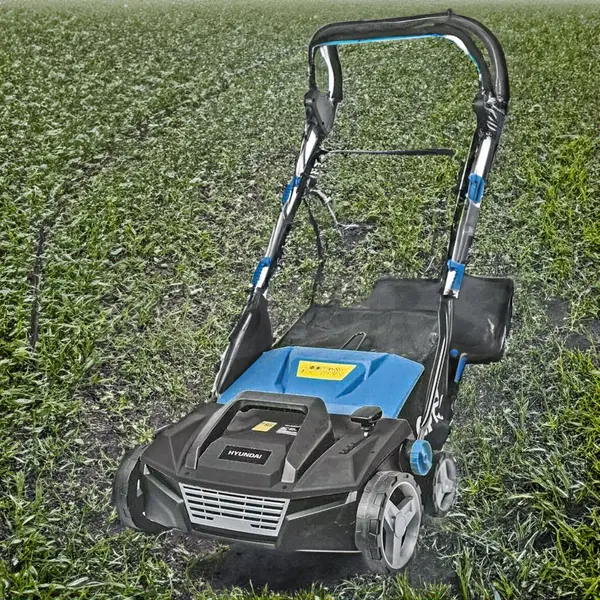 Hyundai 65485 - Balayeuse et Tondeuse pour Gazon Synthétique