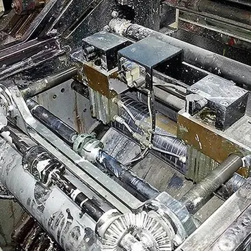 Nettoyage des machines d'impression industrielle avec la sableuse à glace carbonique IBL2500 avant