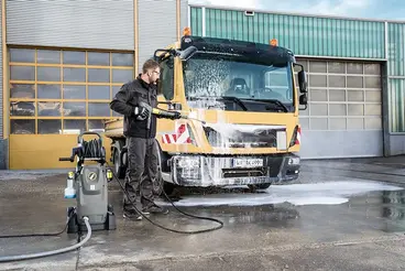 J'utilise Karcher HD 8/18-4 M