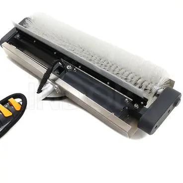 FK4-E - Brosse électrique pour le nettoyage des systèmes photovoltaïques