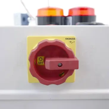 Bouton d'alimentation du robot MMS03 - Nettoyage des panneaux photovoltaïques