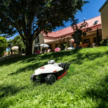 Mammotion Luba 2 AWD 10000X - Robot Tondeuse pour pelouses en pente