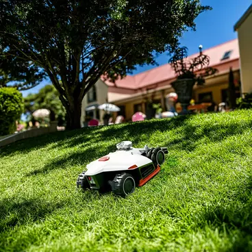 Tondeuse à gazon robotisée sans fil Mammotion Luba 2 AWD 5000X - 5000 m²