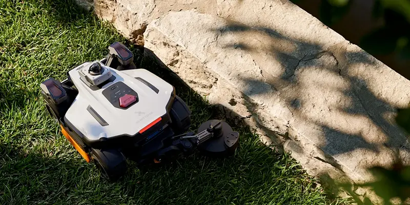 Mammotion LUBA 4 AWD 3000F - Robot Tondeuse Sans Fil Périmétrique pour Pelouses Jusqu'à 3000 m²