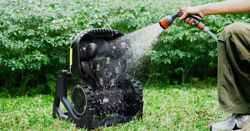 Mammotion Yuka Mini 2 1000 - Tondeuse à gazon robotisée sans fil avec zone de tonte périmétrique de 1000 m²