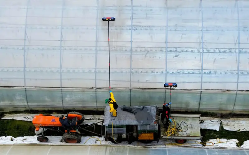 MO-EL MO-BRUSH - Brosse rotative à piles pour le nettoyage des panneaux photovoltaïques et des serres