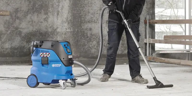 Aspirateur industriel eau et poussière Nilfisk Attix 44-2L IC - 44 L