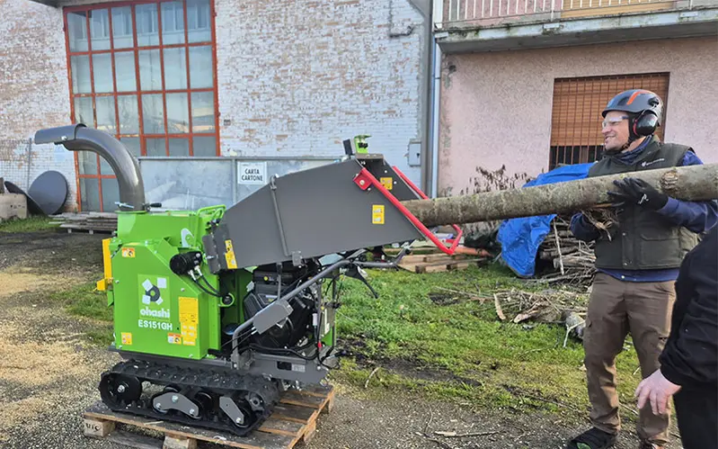 Broyeur de branches à chenilles Ohashi ES151GH - Briggs & Stratton 23 CV