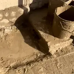 Éjecteur de boue pour le nettoyage des regards et des inondations