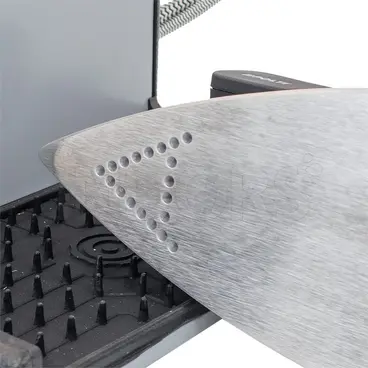 plaque en fer perforé avec chaudière Vaporella 2H Professional