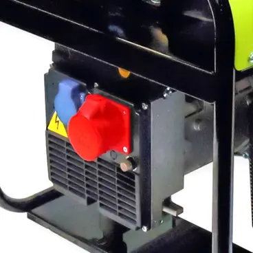 Groupe électrogène triphasé Pramac ES8000 de 8,3 kW avec régulateur de vitesse