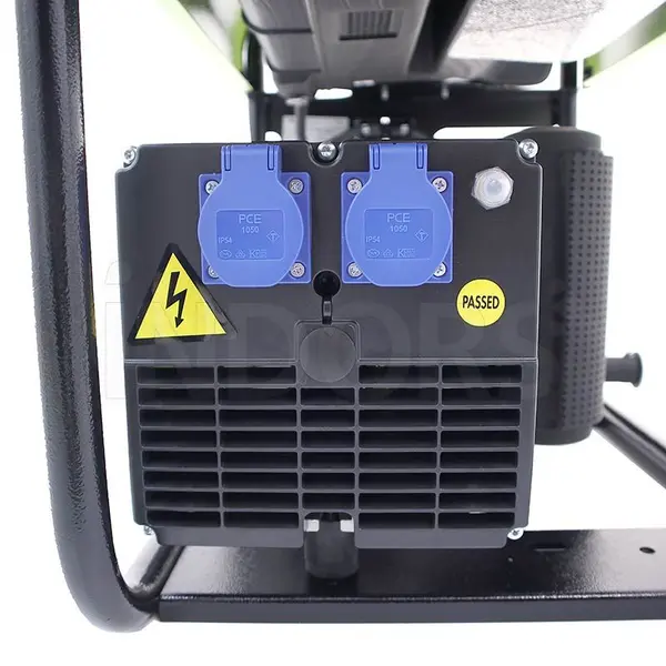 Connexion prises électriques Pramac ES4000 AVR - Générateur portable 2,9 kW AVR avec moteur Honda GX 200