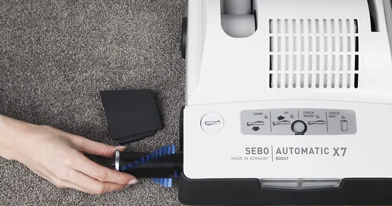 remplacement de la brosse usagée Sebo Automatic X7 - Nettoyeur de tapis vertical 890 W