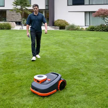 Contrôle par application smartphone du Segway Navimow H215E