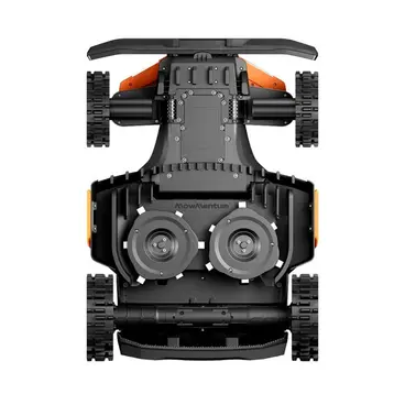 Détail du système de coupe de 43 cm du Navimow Terranox CM120M1 avec double disque et 12 lames professionnelles
