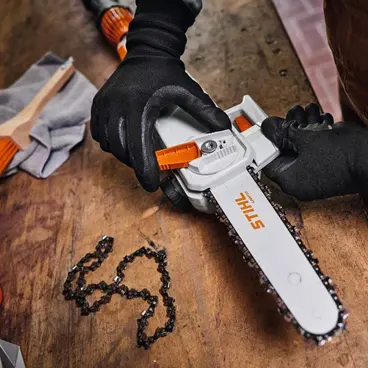 Stihl HTA 30 - Ébranchage à batterie rechargeable avec tige télescopique