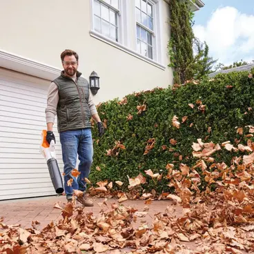 Stihl BGA 50 SET - Souffleur de feuilles 36V léger avec batterie et chargeur inclus