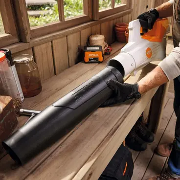 Stihl BGA 50 SET - Souffleur de feuilles 36V léger avec batterie et chargeur inclus