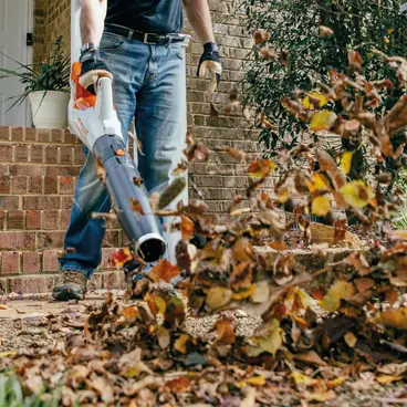 Stihl BGA 60 SET - Souffleur à batterie 36V avec batterie et chargeur inclus