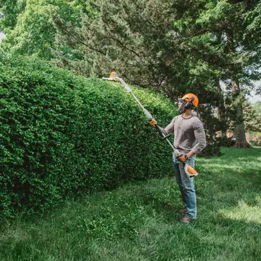 Stihl HLA 56 SET - Taille-haies extensible sur batterie avec batterie AK 20 + chargeur AL 101 inclus
