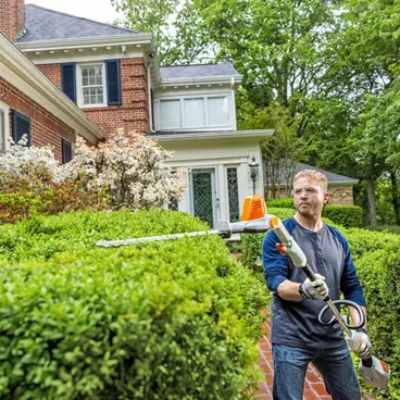 Stihl HLA 56 SET - Taille-haies extensible sur batterie avec batterie AK 20 + chargeur AL 101 inclus