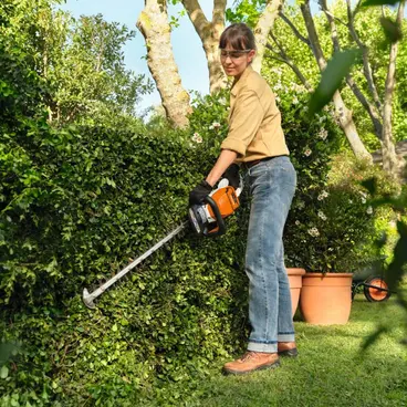 Stihl HSA 60 SET - Taille-haies à batterie 60 cm avec batterie et chargeur inclus