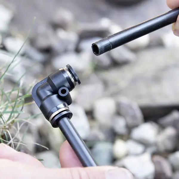 Stocker 4239 Raccord coudé 90° Ø 8 mm