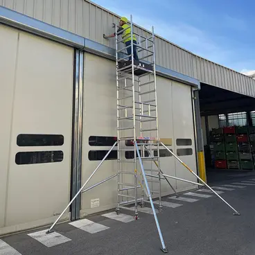Svelt Sveltower - Échafaudage professionnel ultra-compact en aluminium h max 5,67 m.