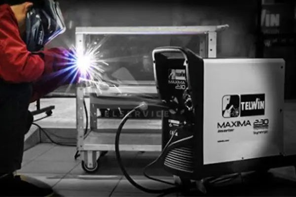 Poste à souder à onduleur professionnel synergique Telwin Maxima 230