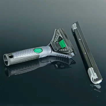 Gamme de polissoirs Unger AKN10 de différentes longueurs, de 20cm à 105cm.