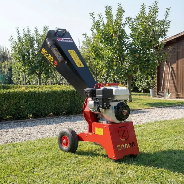 Broyeur de branches Zanon BC 30-S 1003129 avec moteur Briggs & Stratton 6 CV et diamètre de coupe de 4 cm