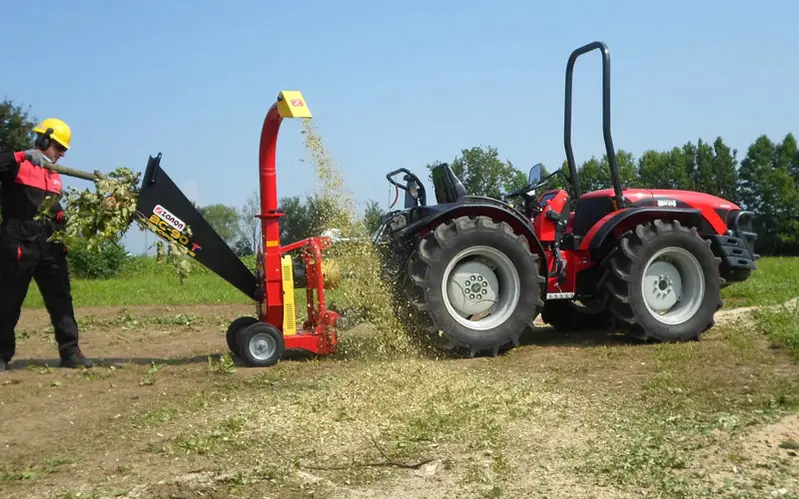 Broyeur de branches Zanon BC 90-T 1002899 - à prise de force pour tracteurs de 20 à 50 CV, diamètre de coupe : 10 cm
