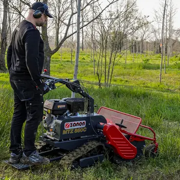 Tondeuse à gazon professionnelle Zanon MTZ 860 C